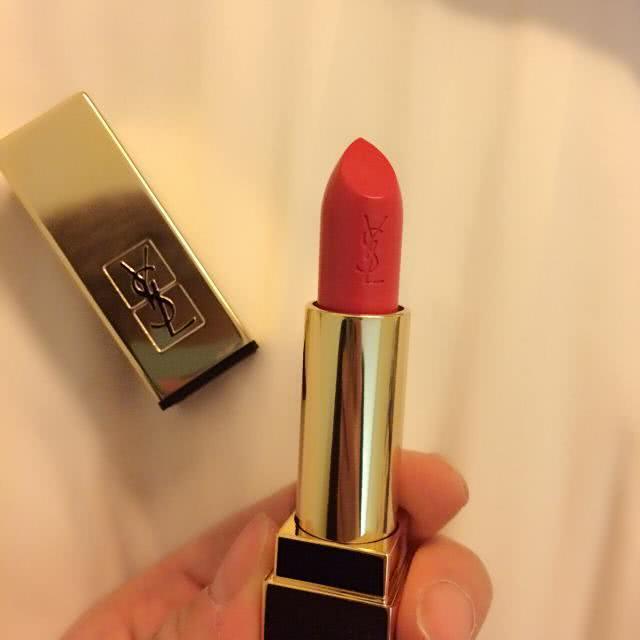 “红色”和“橘色”口红,你更适合哪个?这6个颜色一看便知!