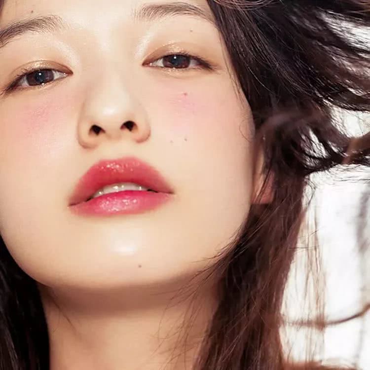 搞定8个化妆小心机,你也能画出日系杂志风