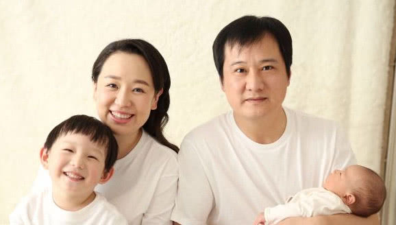 那英儿子叫高兴,吴京儿子吴所谓,章子怡女儿的名字让人哭笑不得