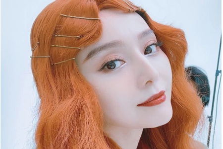 范冰冰妩媚红发造型拍《嘉人》复出,卷发海妖妆神似“湄拉”