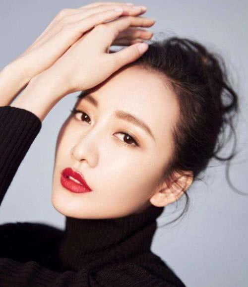 难怪王鸥一直是“大红唇”,看到她卸妆那一刻,网友:打扰了!