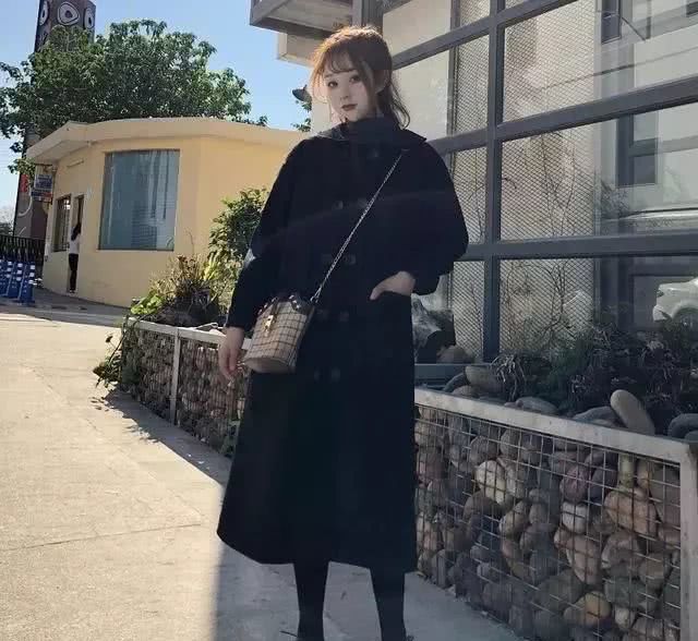秋冬季呢大衣穿对了变高级还好看！会穿搭的妹纸平价大衣穿出大牌范