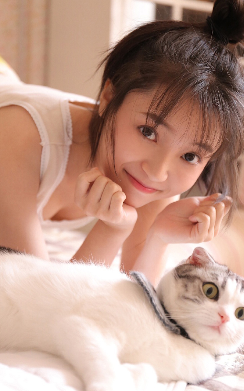 高挑性感尤物美少女吊带长腿写真图片