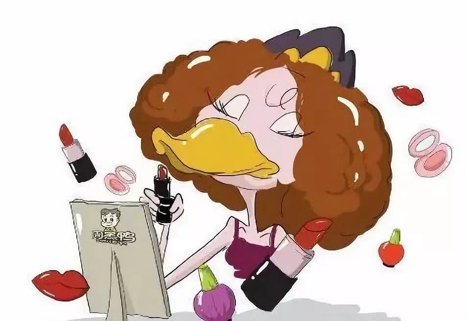 没想到周黑鸭的彩妆礼盒和香奈儿居然不分上下