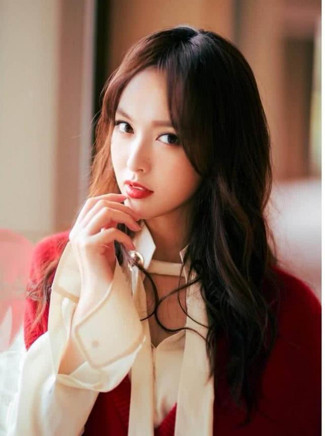 直男眼中的“高级脸”,一般都有这4个特征,看你是不是?