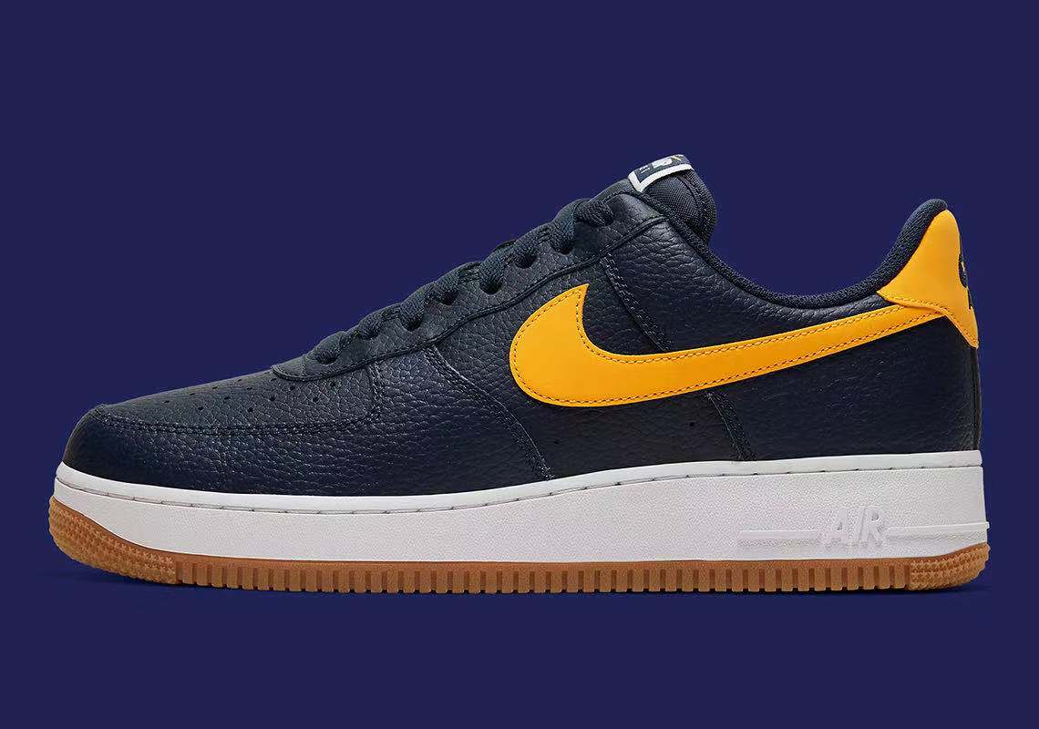 当个小海军吧!这双 Nike Air Force 1 海军蓝质感十足!