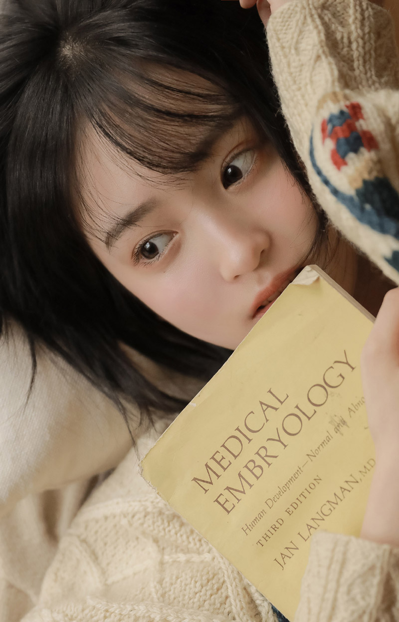 日系短发美女长腿翘臀诱人写真