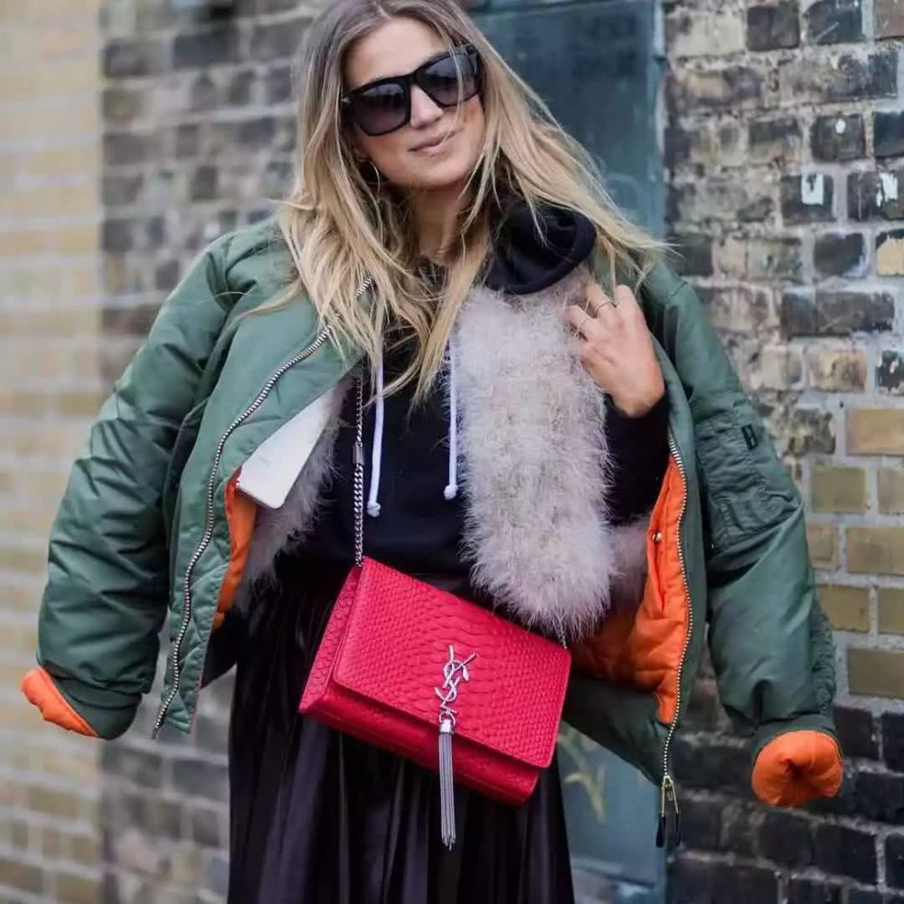 今年秋冬最火的外套是它，遮肉保暖还有个性