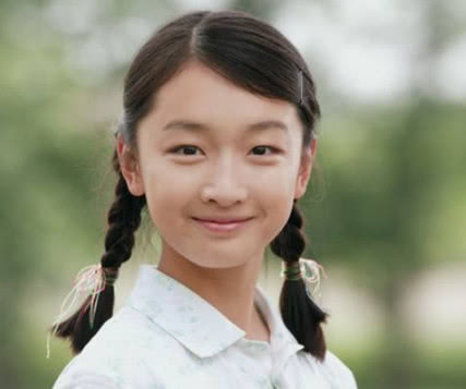 周冬雨力压范冰冰获影后，Baby遇尴尬，相差3岁这差距真大