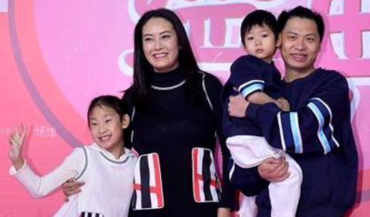 她与初恋同居8年，因赌气嫁给男友铁哥们，今50岁风韵犹存 ！