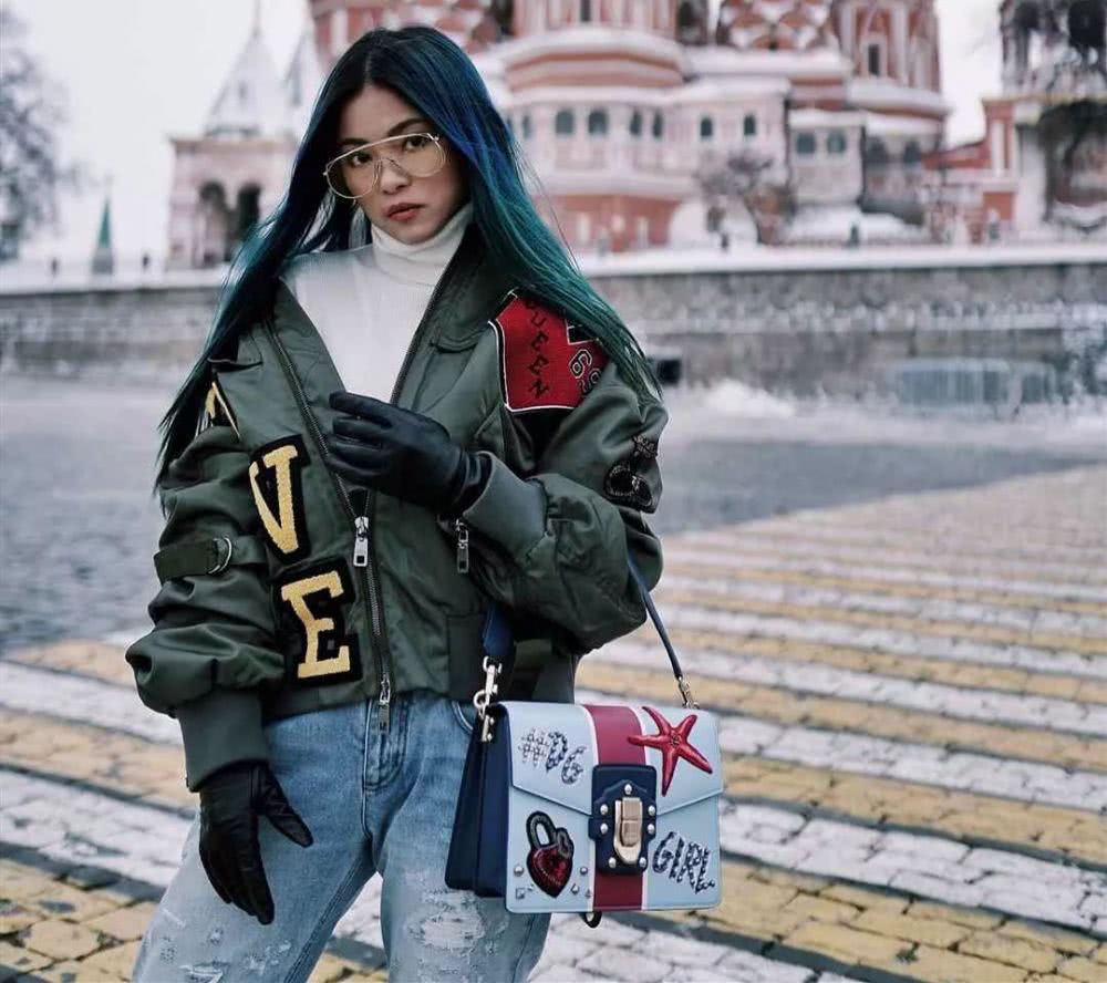 今年秋冬最火的外套是它，遮肉保暖还有个性