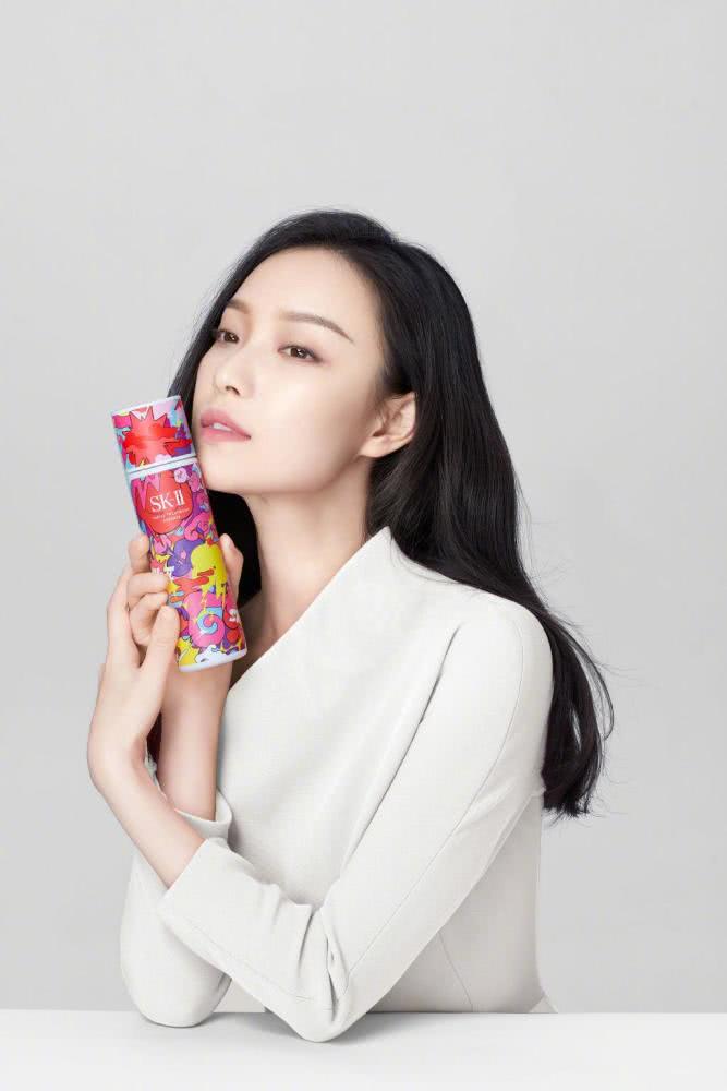 倪妮示范秋冬休闲风格搭配,简约时尚风格多变还有温暖感