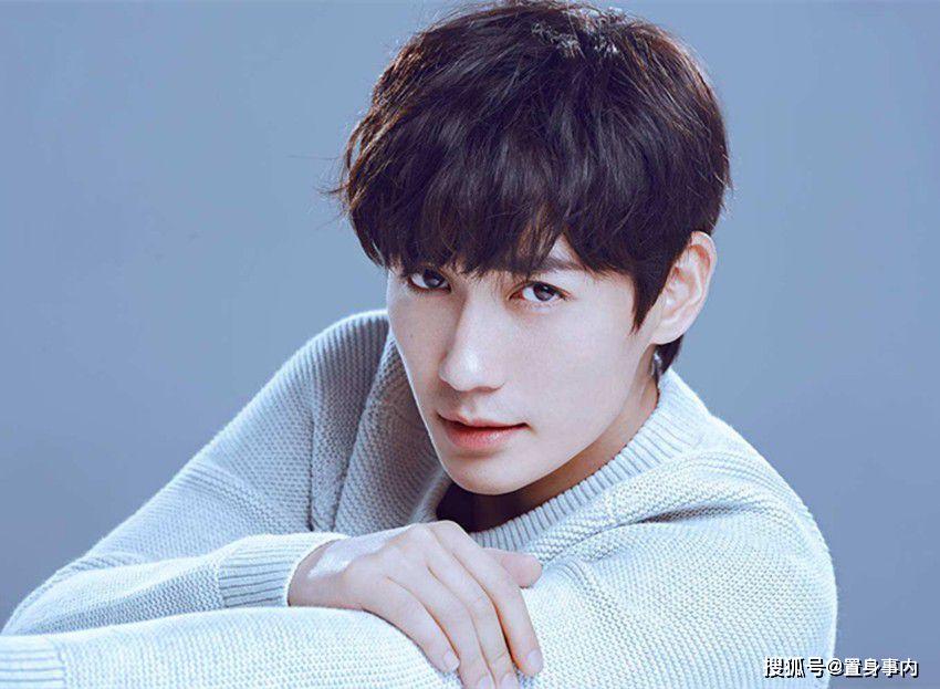 “毒舌”于正为捧新人,硬蹭肖战朱一龙热度?三字点评眼光独到