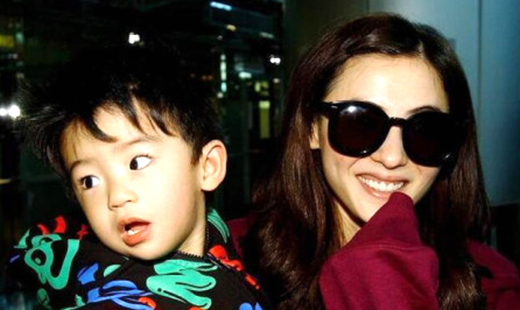 网曝张柏芝周星驰将宣布大婚，周星驰所有遗产也留给其三胎儿子！