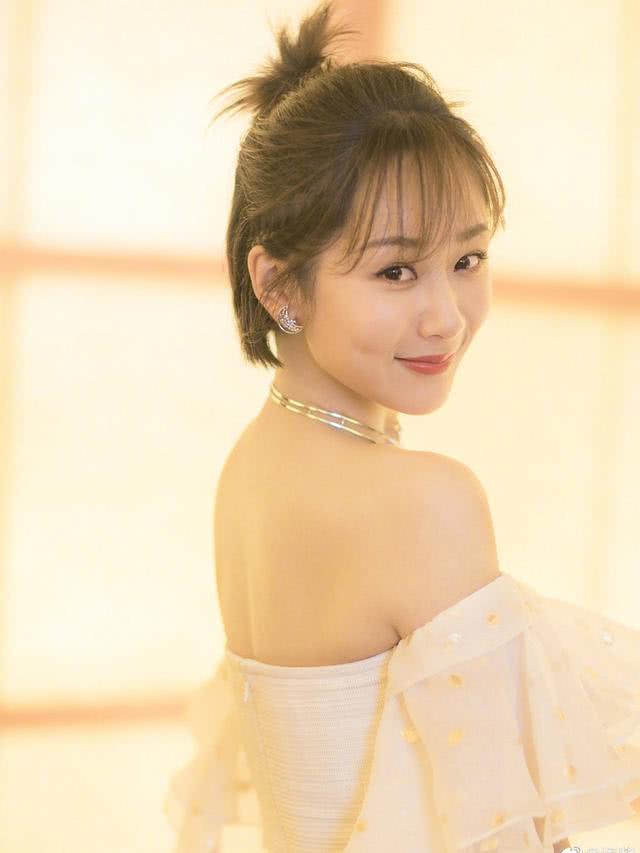 脸上有这4个特征的女生,一定要拒绝留“短发”,显老不说还邋遢