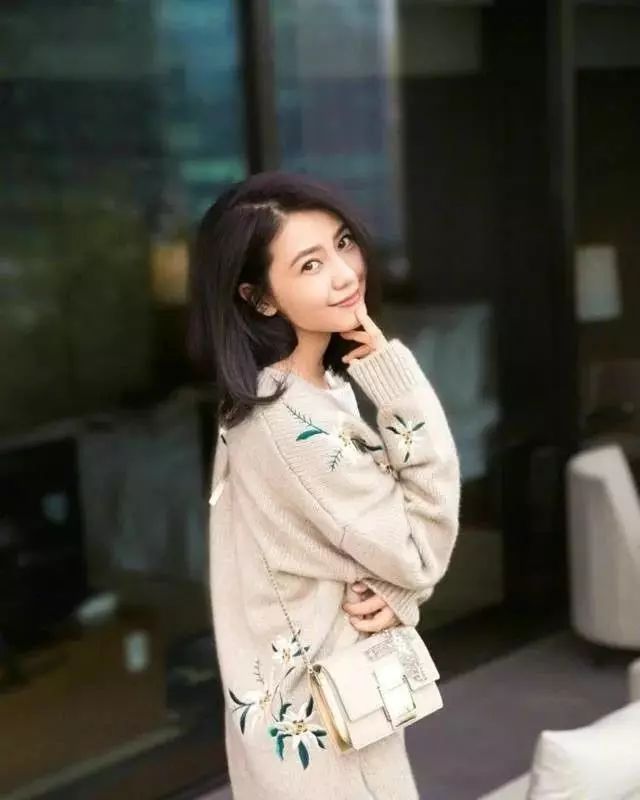 简直就是本行走的教科书!高圆圆这拍照也太好看了吧!