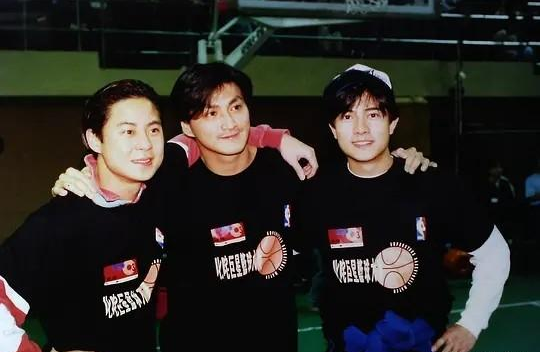 他因展昭一角走红,来内地经商成亿万富豪,如今60岁依旧未婚