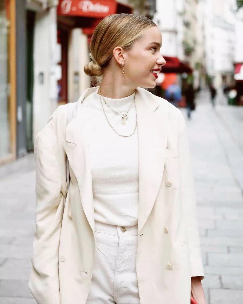 什么颜色穿上更显高级感?买衣服前这几个颜色一定要了解下