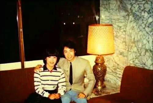 21岁酒吧唱歌谋生,因拒绝入赘一直未婚,如今64岁退出娱乐圈