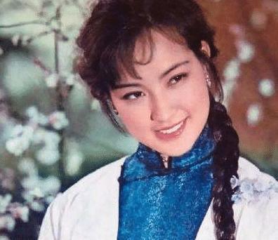她曾是百花影后,比刘晓庆还火,抛夫弃女嫁小10岁男星却被抛弃