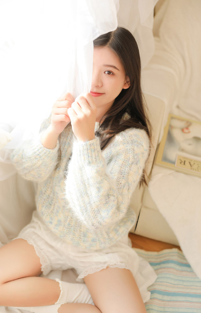长发美女白皙诱人唯美写真