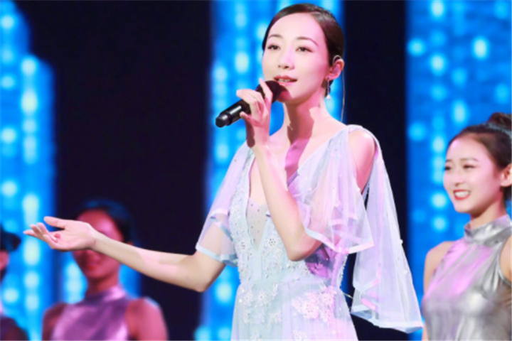 去年在央视、湖南台晚会霸屏，今年却无人邀请，韩雪怎么了？