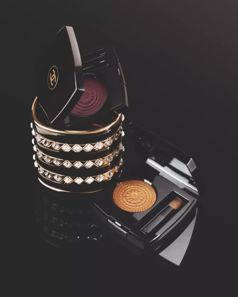 没想到周黑鸭的彩妆礼盒和香奈儿居然不分上下