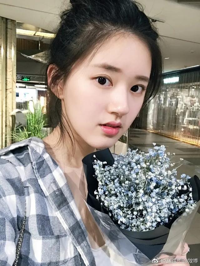 和李一桐同个经纪人？两年6部剧女主，赵露思却依旧没水花火不起来