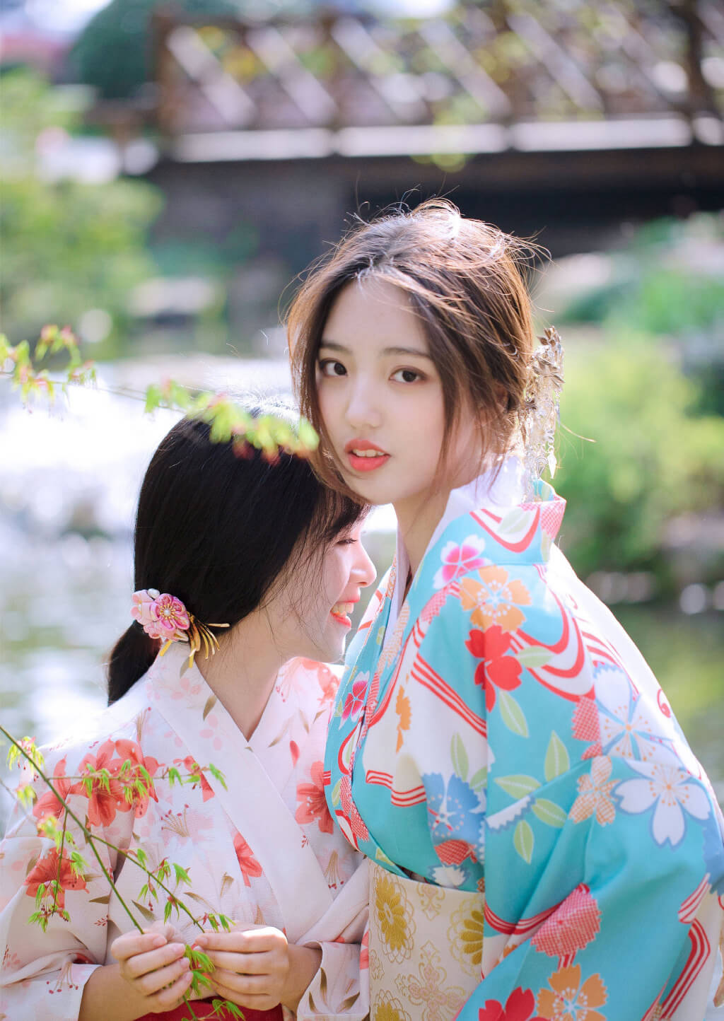 日系和服姐妹花性感养眼写真图片