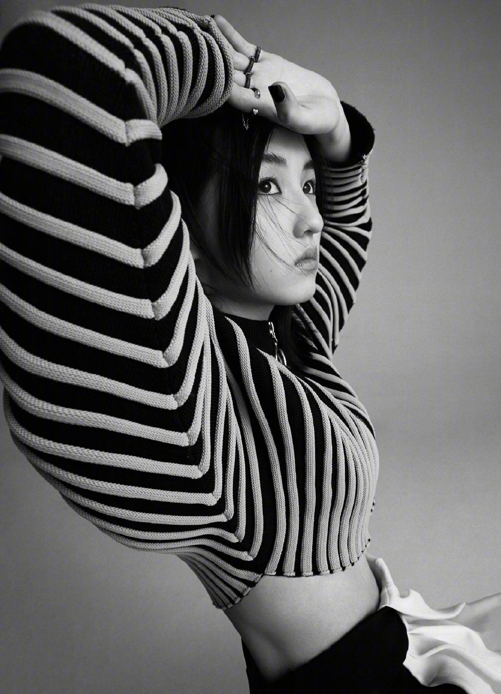 张子枫嘉人时尚杂志写真图片