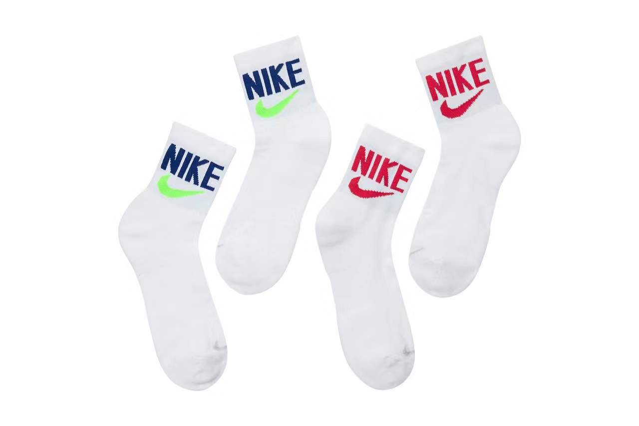 Nike 换肤套装，海外率先登场！你们冲不冲？