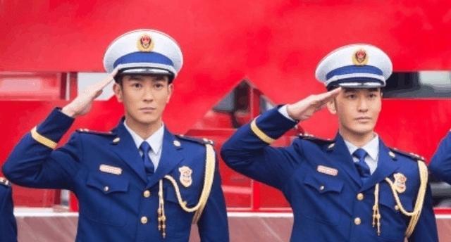 当179黄晓明撞上180杜江,同穿军装,网友:对比很明显