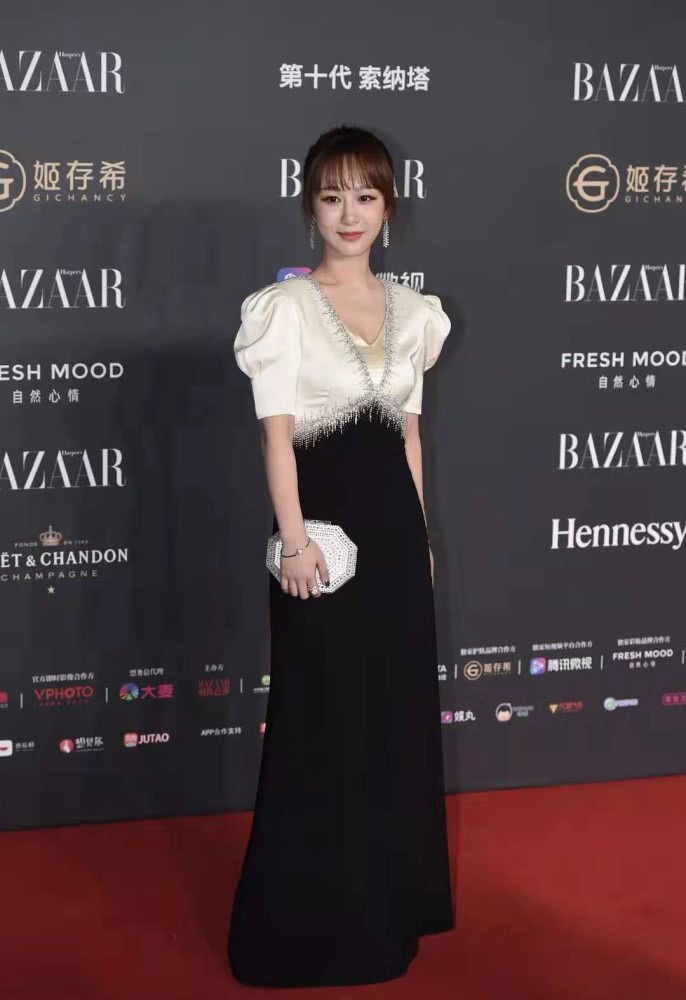 红毯争艳！赵丽颖刘诗诗仙气，杨紫BABY甜美，郎朗娇妻吉娜成最大黑马