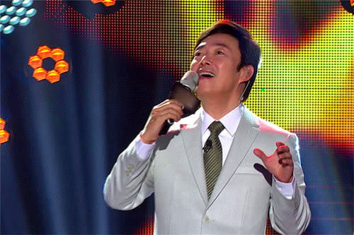 21岁酒吧唱歌谋生,因拒绝入赘一直未婚,如今64岁退出娱乐圈