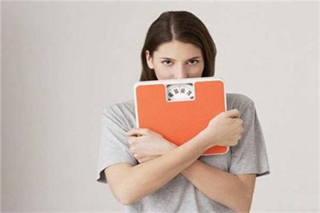 如何有效快速的减肥？运动不是主要，但力量训练不能少