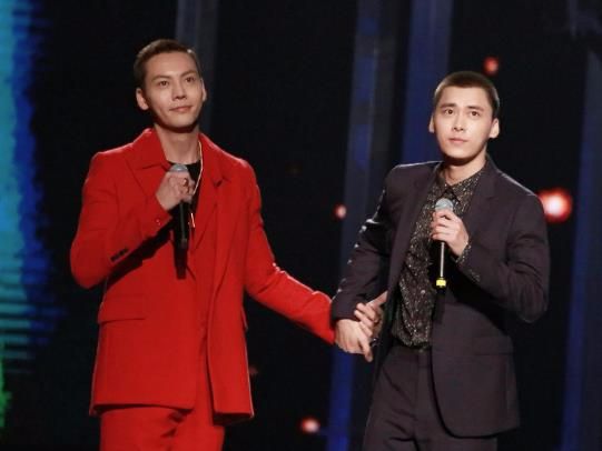 扒扒金鸡奖十大明星同框,陶虹调侃徐峥头发少,邓超孙俪土味比心