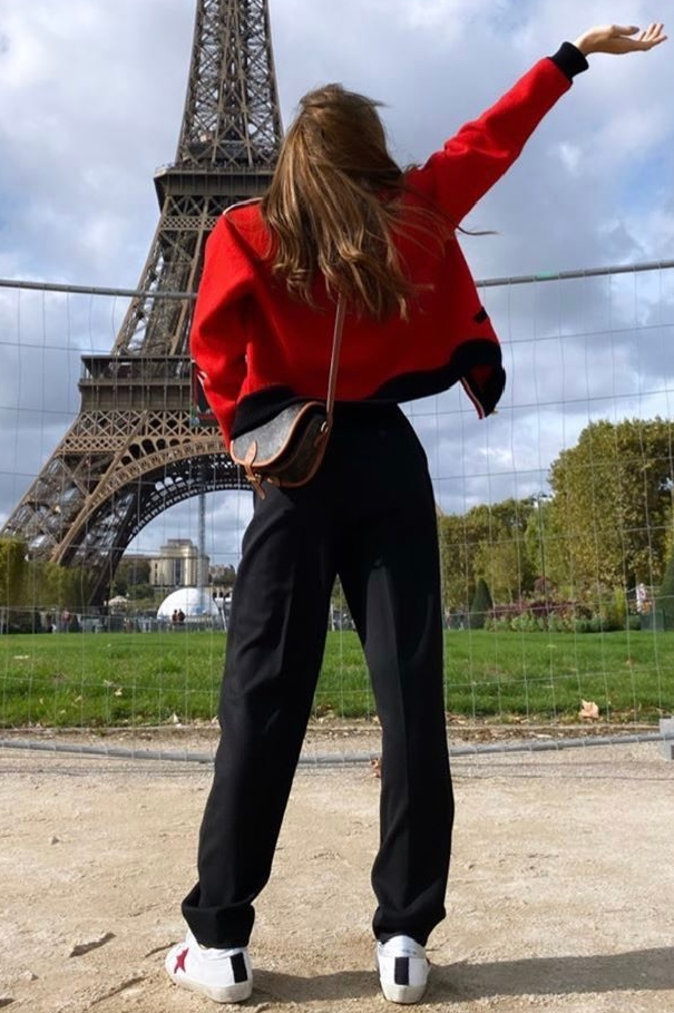 论穿西装就服LISA，把西装硬穿成了露肩裙，这身材太完美