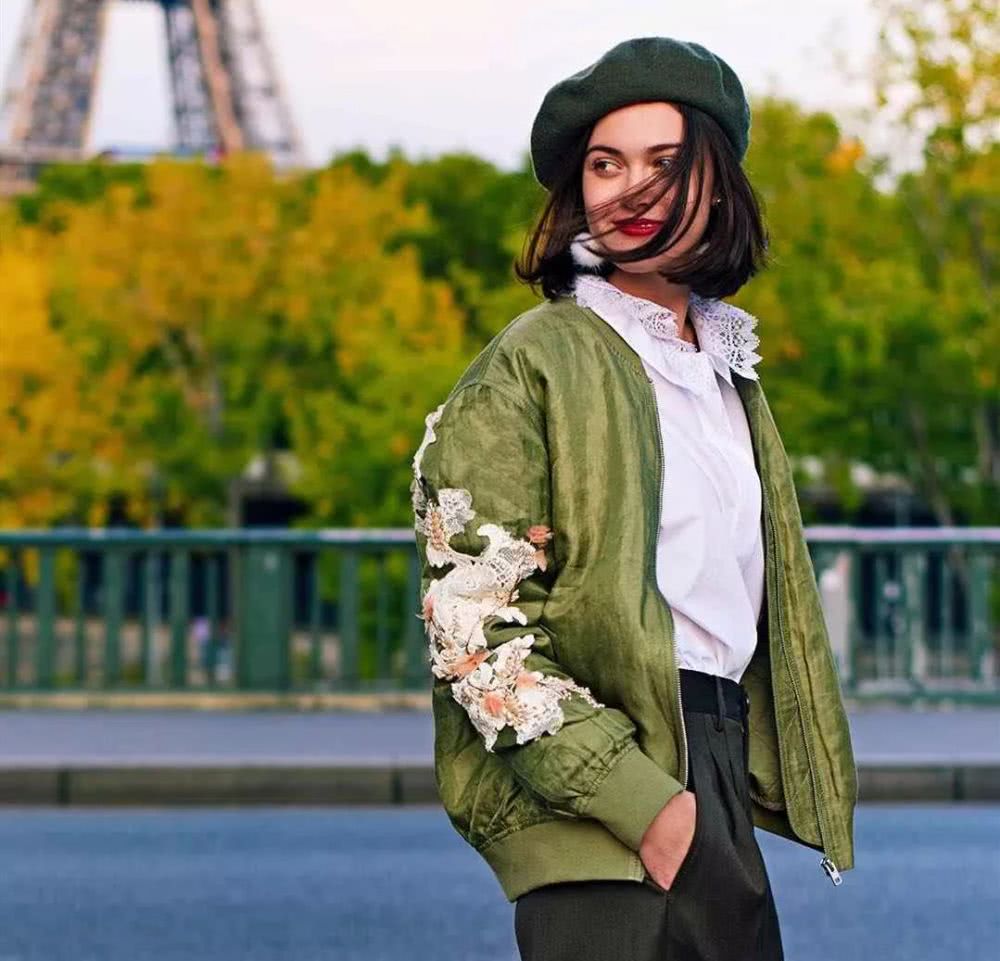 今年秋冬最火的外套是它，遮肉保暖还有个性