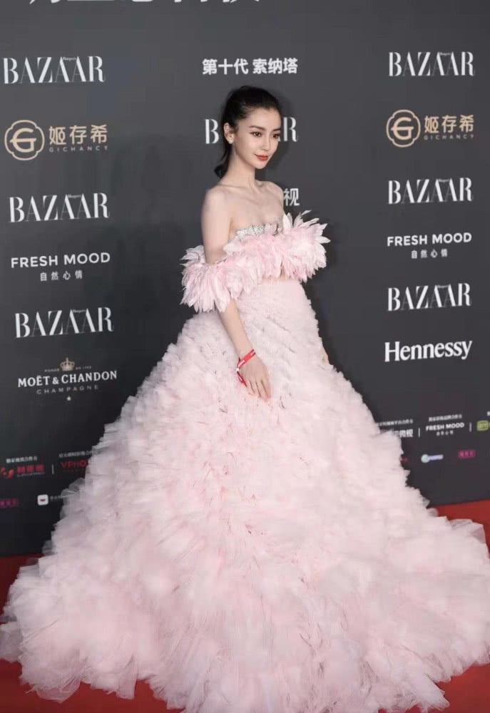 红毯争艳！赵丽颖刘诗诗仙气，杨紫BABY甜美，郎朗娇妻吉娜成最大黑马