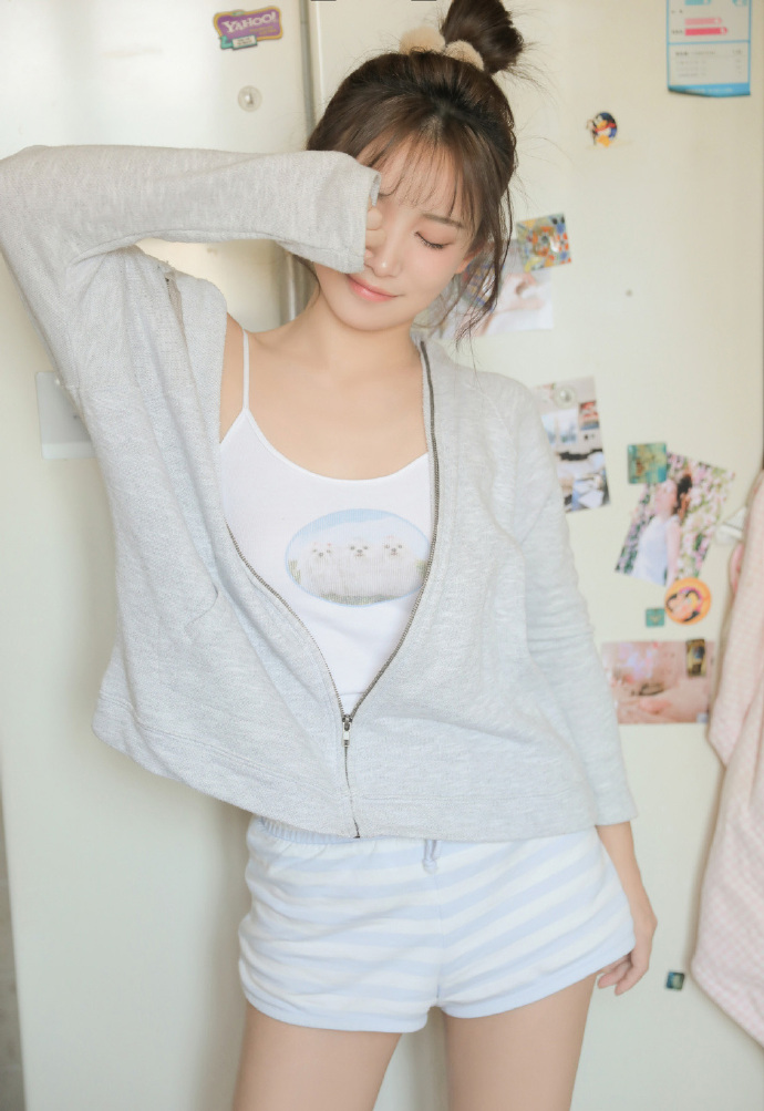 元气清纯美女白皙性感写真图片