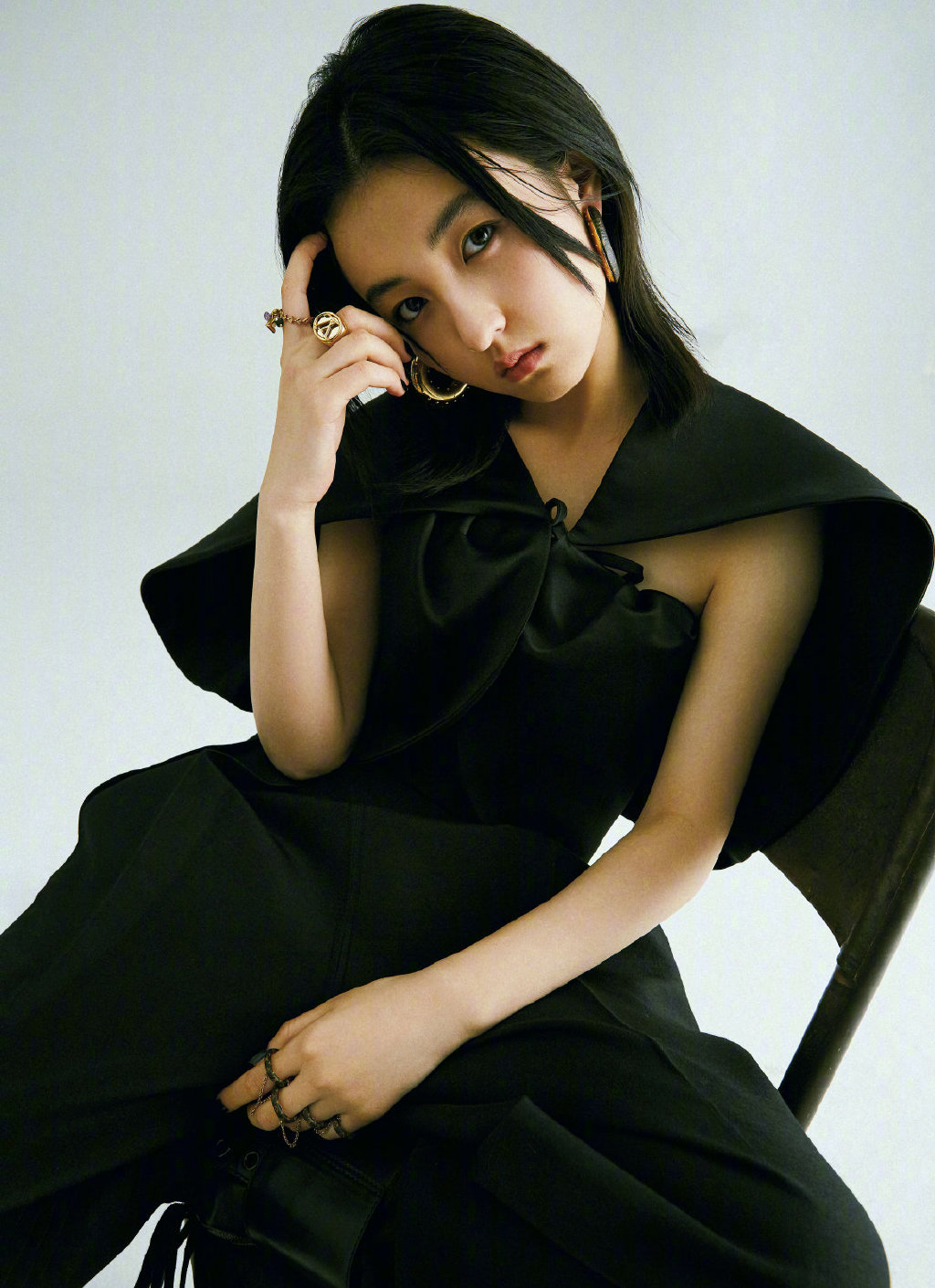 张子枫嘉人时尚杂志写真图片