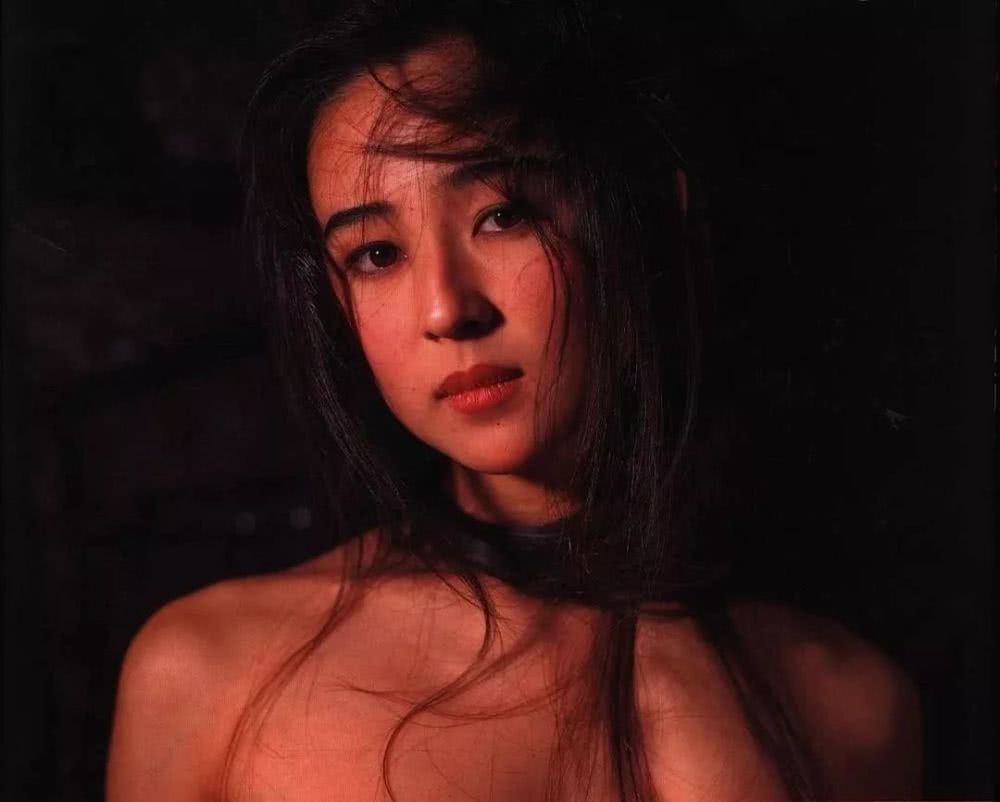 日本有一位奶萌版热巴，同样的五官却又软又甜