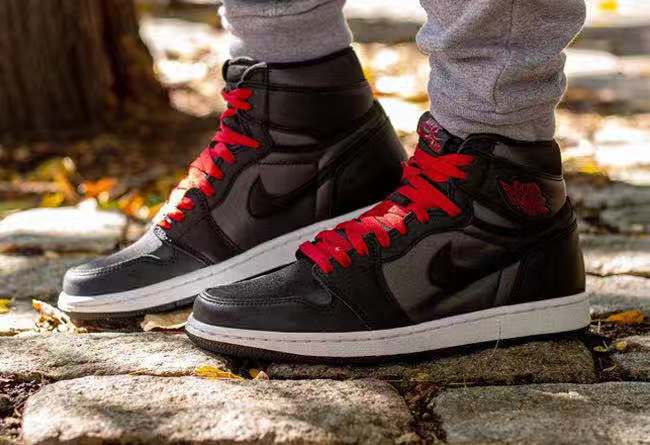 丝绸黑红色调!这双 Air Jordan 1 可还入你的眼?