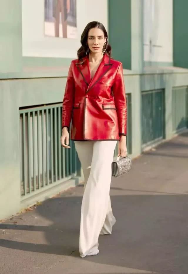 欧美街拍：潮人示范腿粗女人穿裤子“3要3不要”