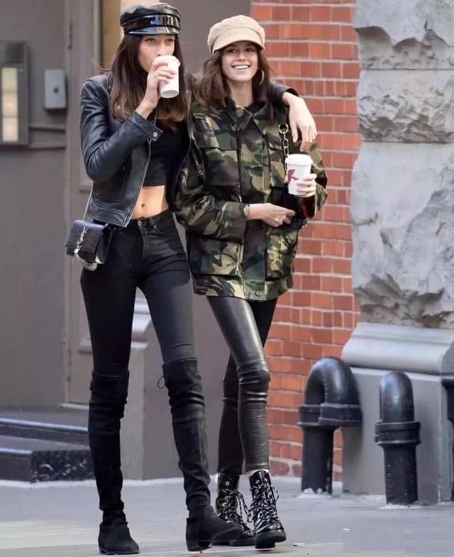 想显高显瘦试试这种搭配:小黑裤+小黑鞋