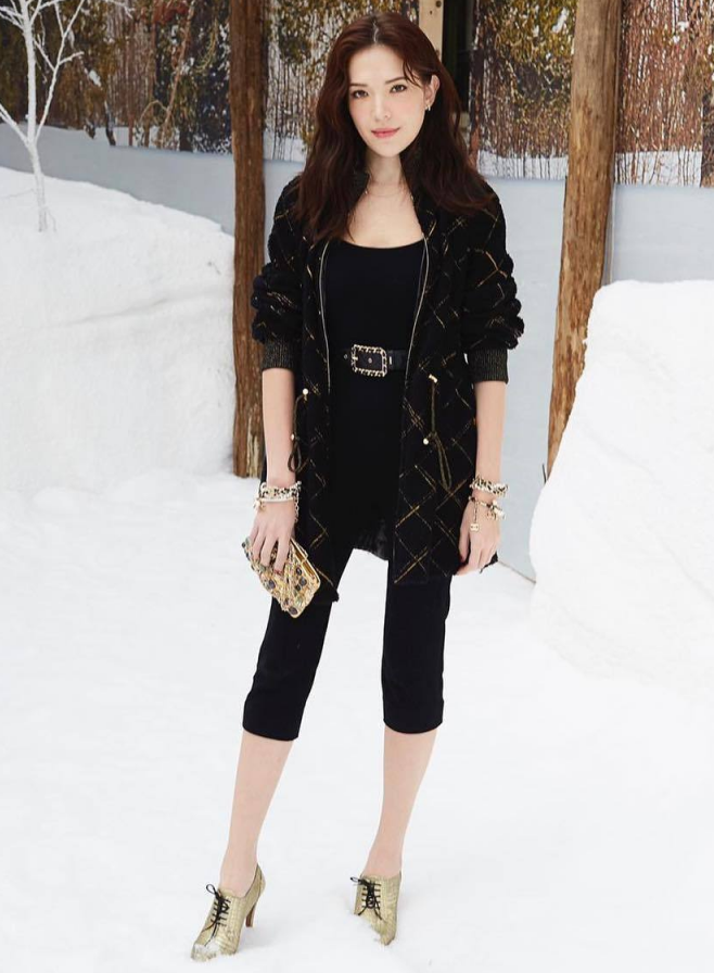 知性美女许玮宁穿6分裤秀出辣椒腿!逆生长太有女人味