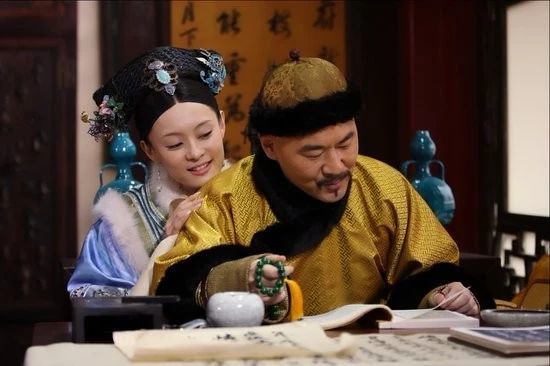 陈建斌被彪形大汉指脸“训话”表情淡定,曾被曝是戏霸爱耍大牌