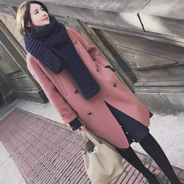 女人尽量不要高跟鞋配大衣，姐姐最近都学他们这样搭，背影都特美