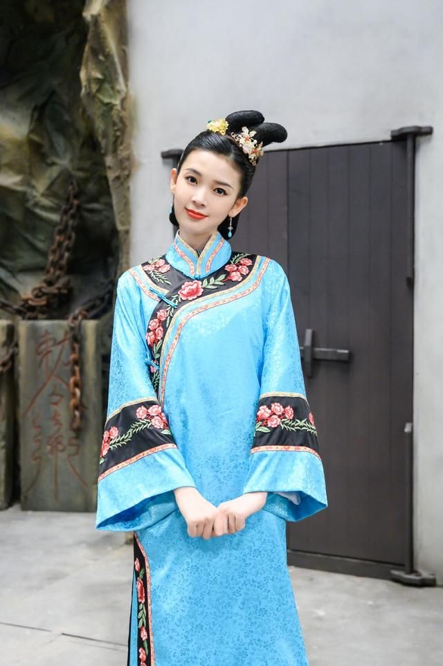 气质美女陈瑶最新古装造型曝光,性感又少女