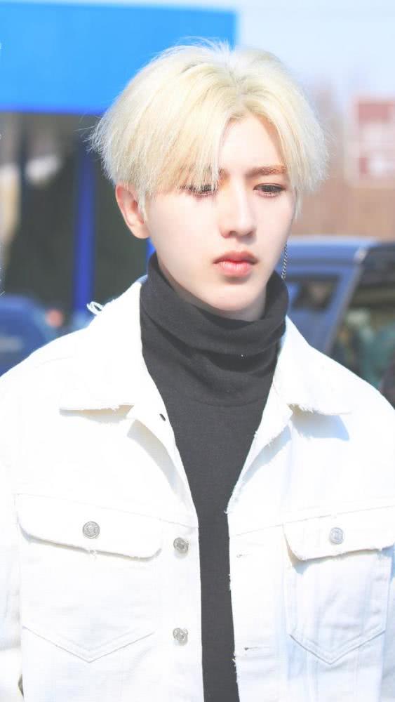 爱豆白发造型大赛，朱正廷灵超范丞丞上榜